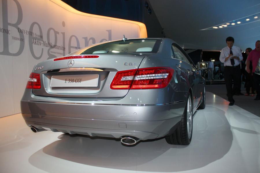  Mercedes-Benz E-Class Coupe 2010 года  (фото 35 из 84)